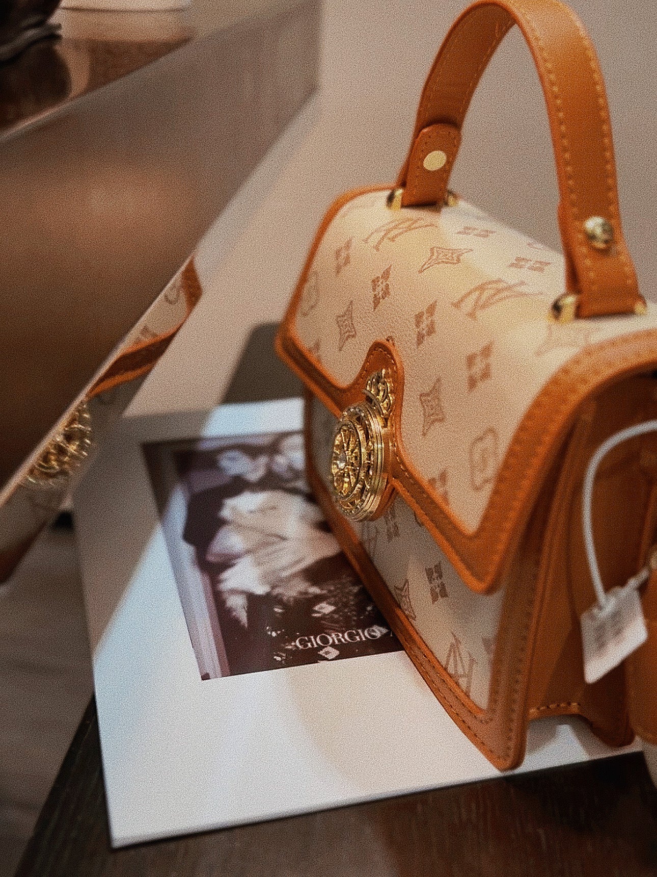 Retro Fashion Large Capacity One Shoulder Handbag